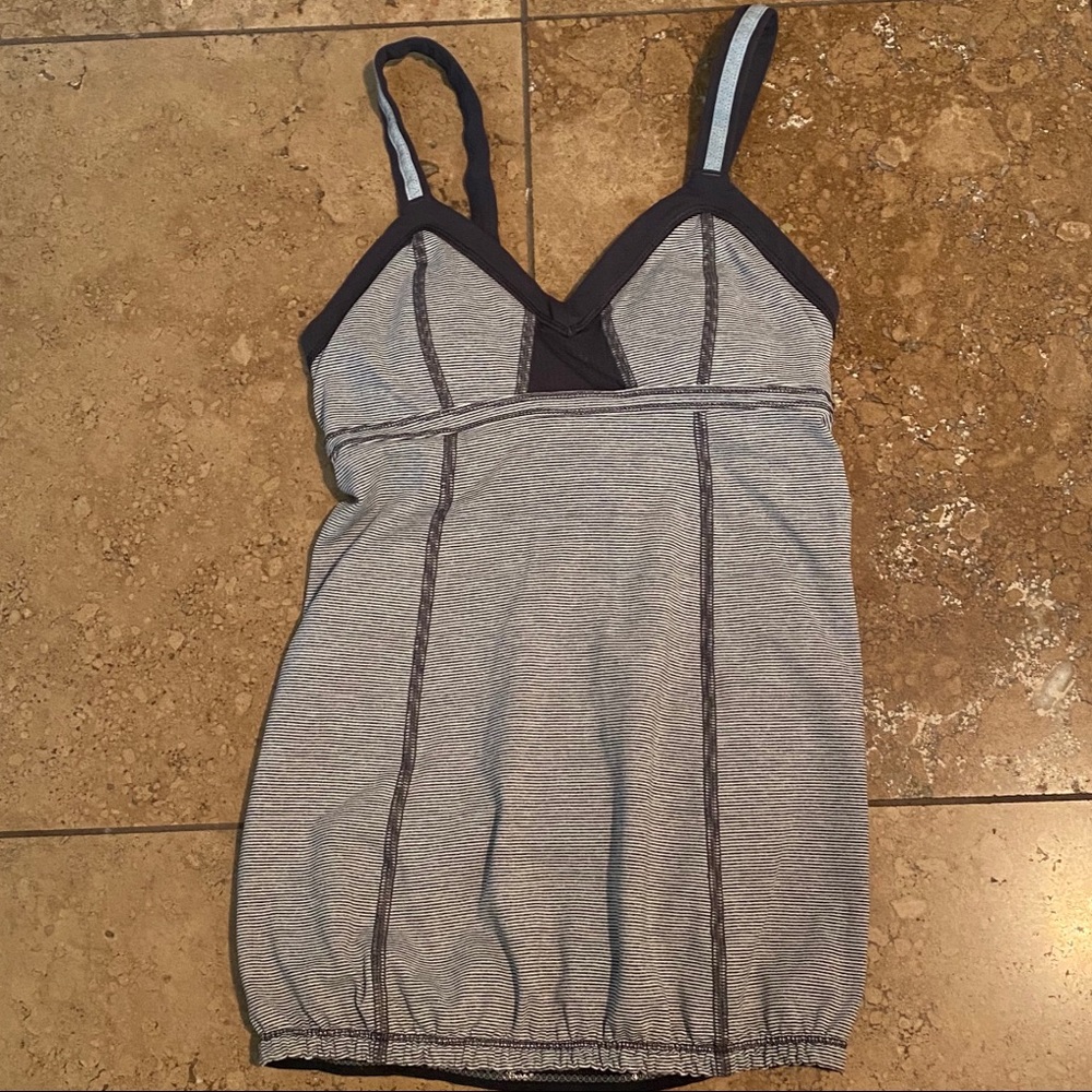 Lululemon Light It Up grey striped tank size 4